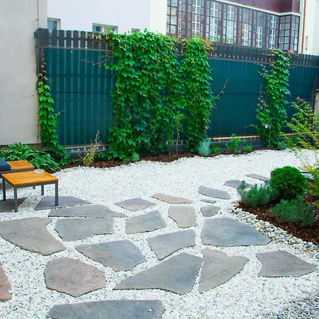 New City Centre Garden Apartment - Central Location Prague Exterior photo